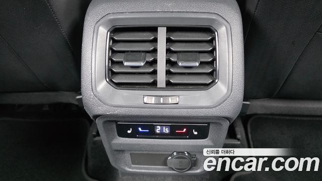 Volkswagen Tiguan Allspace 2.0 TSI Prestige 2023 — фото 29