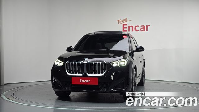 BMW X1 (U11) sDrive 20i M Sport 2023 — фото 3