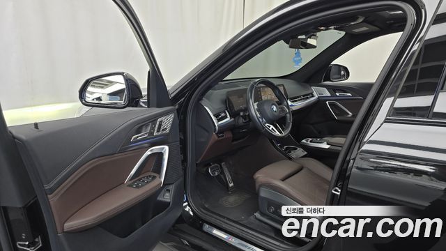 BMW X1 (U11) sDrive 20i M Sport 2023 — фото 10