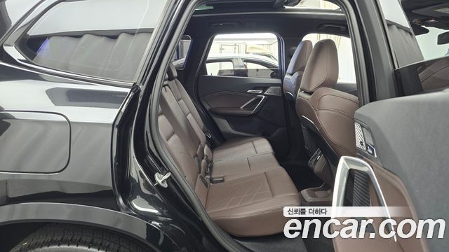 BMW X1 (U11) sDrive 20i M Sport 2023 — фото 11