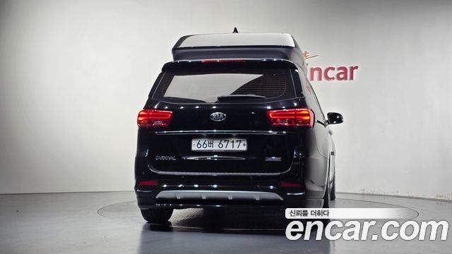 Kia Carnival 9-Seater Hi-Limousine Noblesse Special 2019 — фото 4