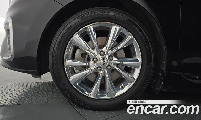 Kia Carnival 9-Seater Hi-Limousine Noblesse Special 2019 — фото 5