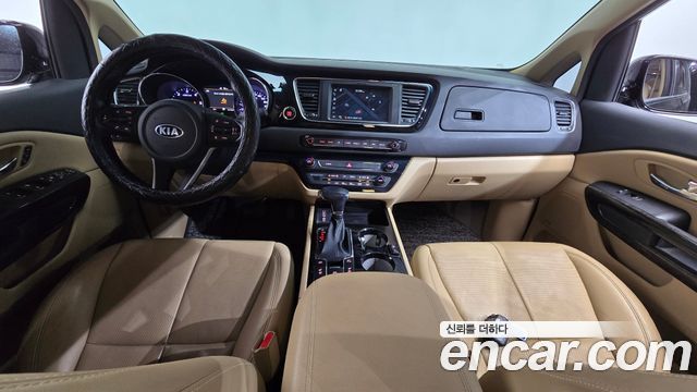 Kia Carnival 9-Seater Hi-Limousine Noblesse Special 2019 — фото 7