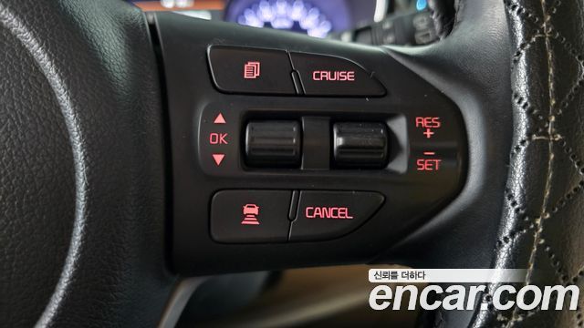 Kia Carnival 9-Seater Hi-Limousine Noblesse Special 2019 — фото 19