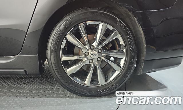 Kia Carnival 9-Seater Hi-Limousine Noblesse Special 2019 — фото 21