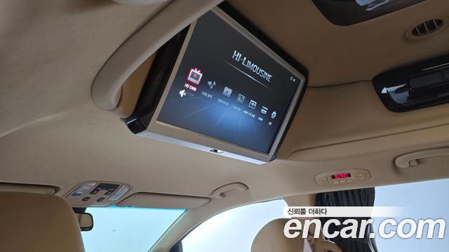 Kia Carnival 9-Seater Hi-Limousine Noblesse Special 2019 — фото 29
