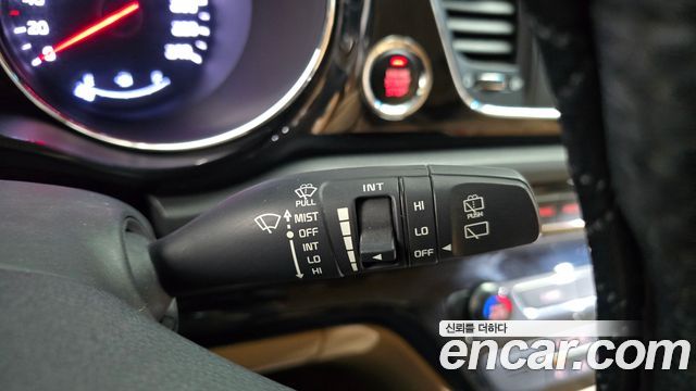 Kia Carnival 9-Seater Hi-Limousine Noblesse Special 2019 — фото 30
