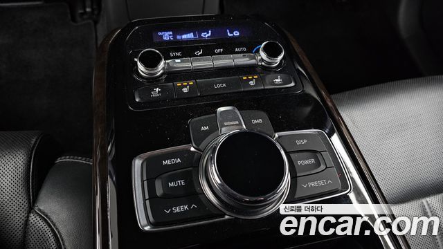 Genesis EQ900 3.3 T-GDI AWD Premiun Luxury 2016 — фото 19