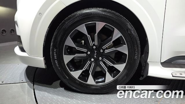 Kia Carnival (IV) Gasoline 7-Seater Signature 2023 — фото 5