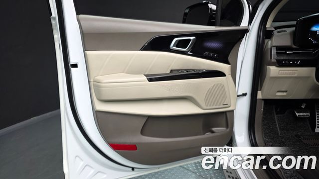 Kia Carnival (IV) Gasoline 7-Seater Signature 2023 — фото 24