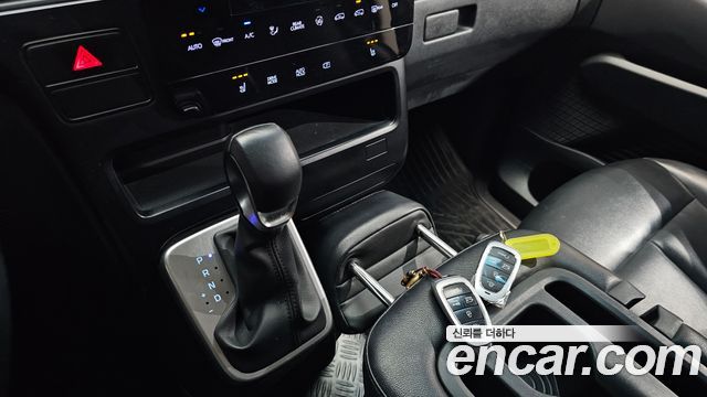 Hyundai Staria 4WD Tourer 11-Seater Modern 2023 — фото 9