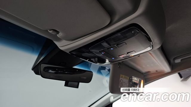 Hyundai Staria 4WD Tourer 11-Seater Modern 2023 — фото 18