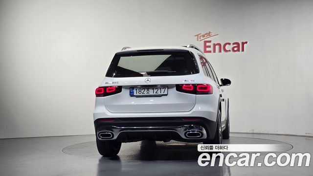 Mercedes-Benz GLB-Class (X247) GLB250 4MATIC 2023 — фото 4