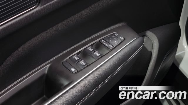Renault Korea QM6 2.0 LPe RE Signature 2WD 2022 — фото 17