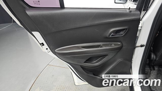 Chevrolet Trax 1.4 Premium 2015 — фото 25