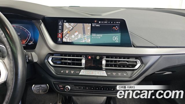 BMW 1 Series (F40) 120i M Sports 2022 — фото 14