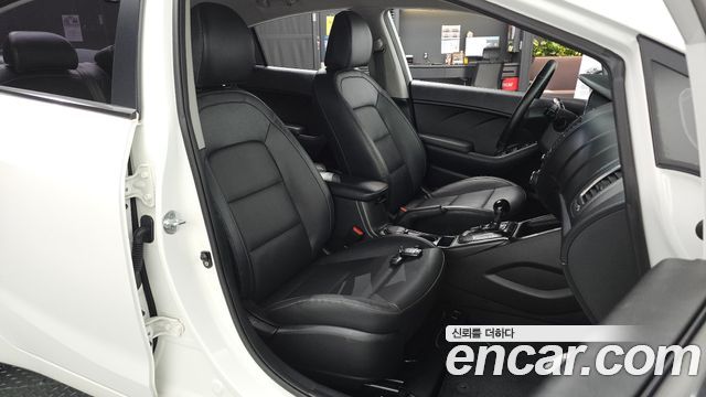 Kia K3 Prestige 2017 — фото 28