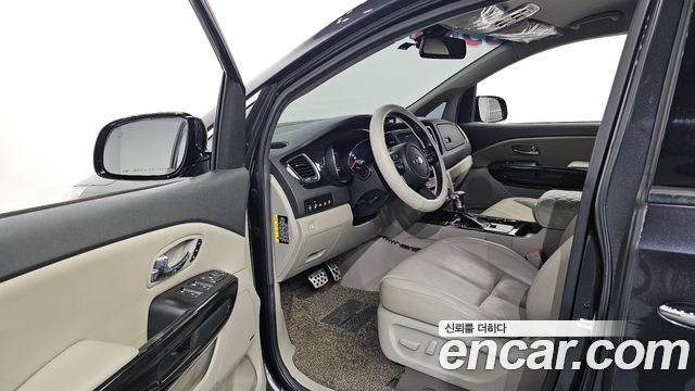 Kia Carnival 9-Seater Noblesse Special 2019 — фото 10