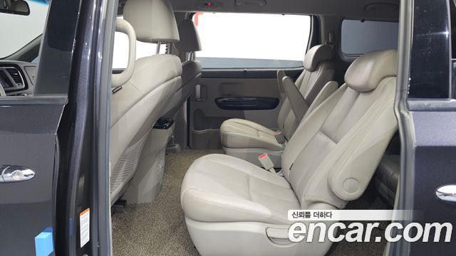 Kia Carnival 9-Seater Noblesse Special 2019 — фото 11