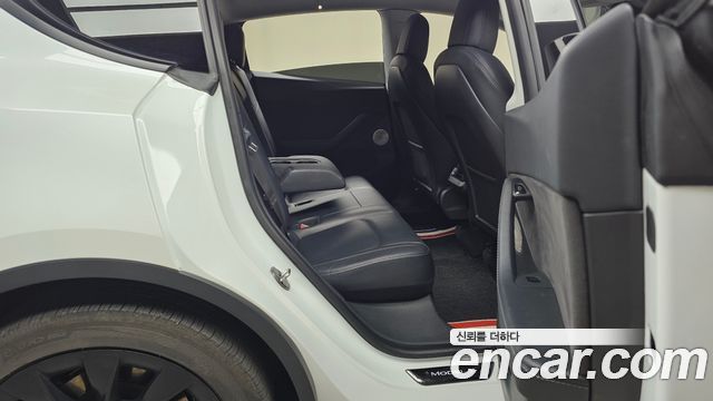 Tesla Model Y Long Range AWD 2021 — фото 11