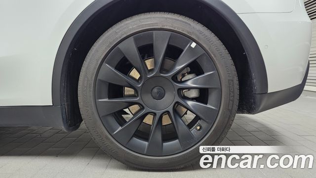 Tesla Model Y Long Range AWD 2021 — фото 21