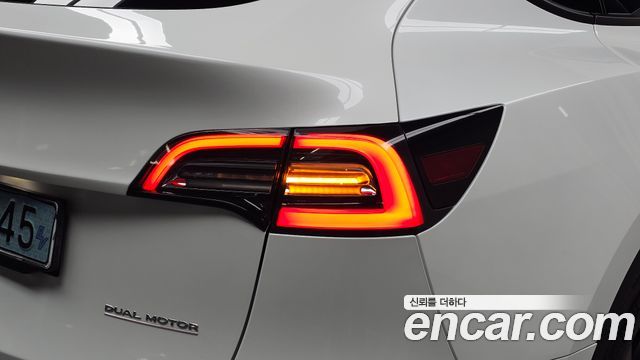 Tesla Model Y Long Range AWD 2021 — фото 23