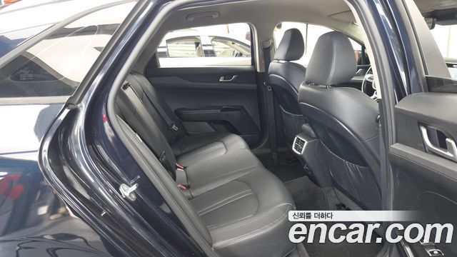 Kia K5 (III) 2.0 Prestige 2022 — фото 12