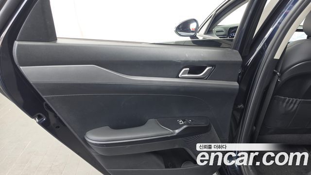 Kia K5 (III) 2.0 Prestige 2022 — фото 25