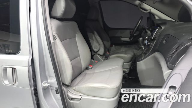Hyundai Grand Starex Van 3-Seater Smart 2020 — фото 11