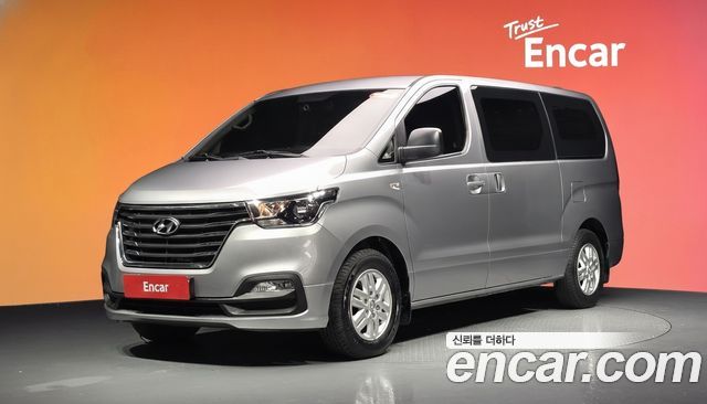 Hyundai Grand Starex Van 3-Seater Smart