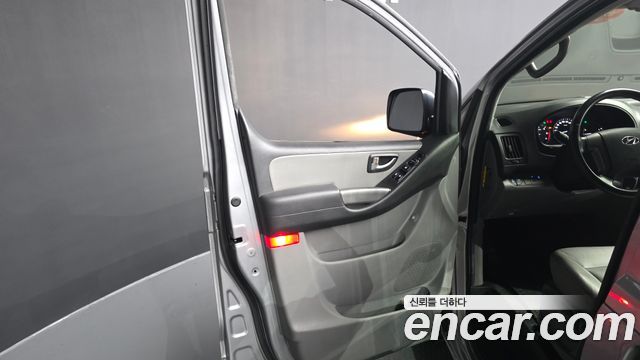 Hyundai Grand Starex Van 3-Seater Smart 2020 — фото 24