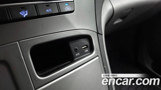 Hyundai Grand Starex Van 3-Seater Smart 2020 — фото 26