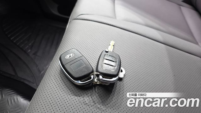Hyundai Grand Starex Van 3-Seater Smart 2020 — фото 31