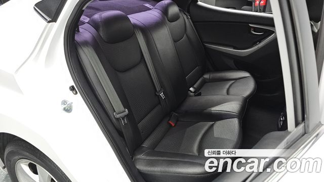 Hyundai Avante 1.6 GDi Smart Standard 2014 — фото 16