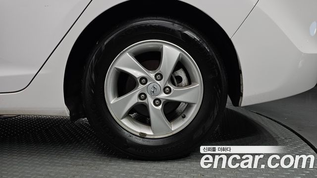 Hyundai Avante 1.6 GDi Smart Standard 2014 — фото 24