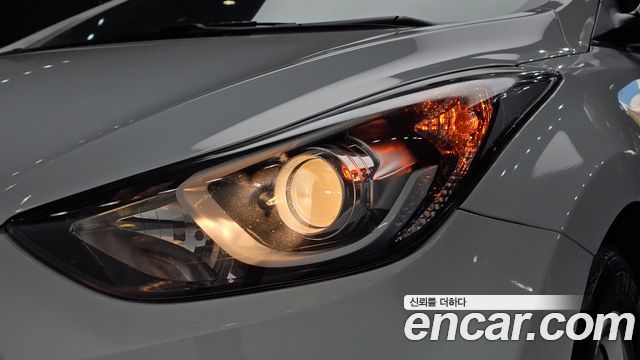 Hyundai Avante 1.6 GDi Smart Standard 2014 — фото 25