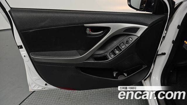 Hyundai Avante 1.6 GDi Smart Standard 2014 — фото 27
