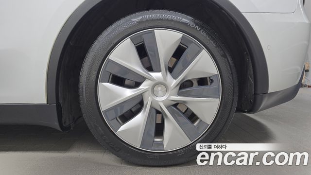 Tesla Model Y Long Range AWD 2021 — фото 21