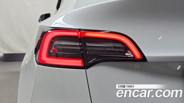 Tesla Model Y Long Range AWD 2021 — фото 23