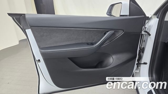 Tesla Model Y Long Range AWD 2021 — фото 24