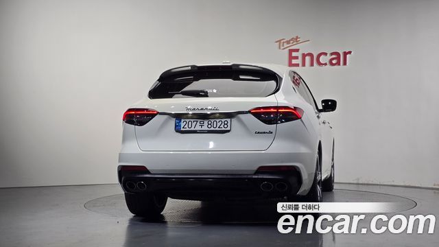 Maserati Levante 3.0 S AWD Modena 2023 — фото 4