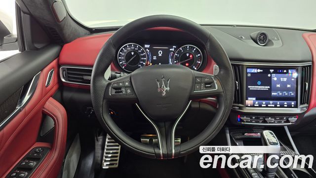 Maserati Levante 3.0 S AWD Modena 2023 — фото 12