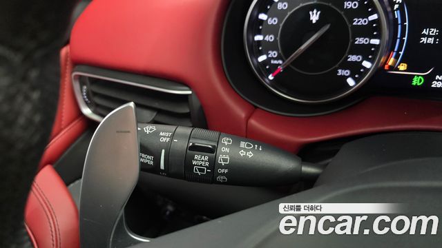 Maserati Levante 3.0 S AWD Modena 2023 — фото 19
