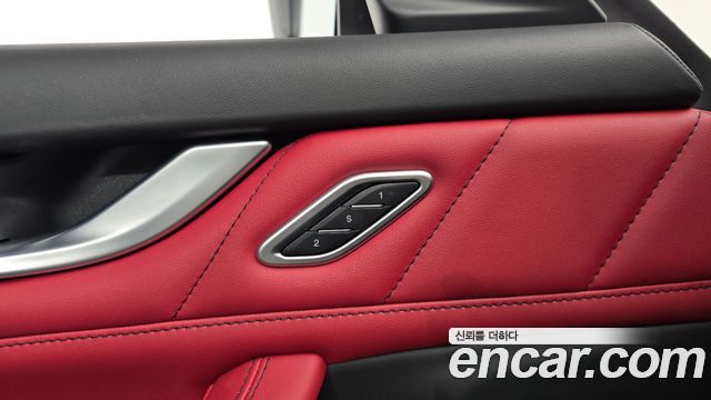 Maserati Levante 3.0 S AWD Modena 2023 — фото 27