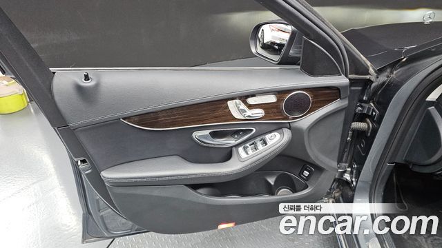 Mercedes-Benz C-Class (W205) C200 4MATIC Exclusive 2018 — фото 24