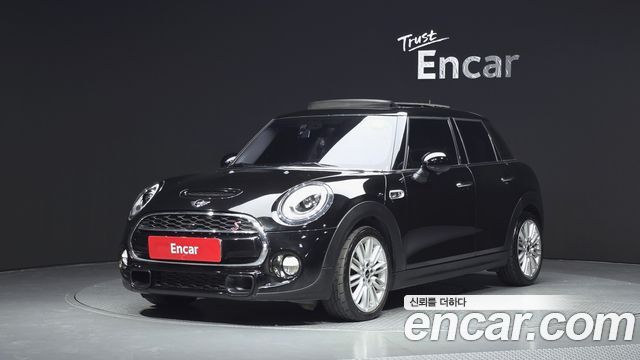 MINI Cooper S 5Door Standard 3rd 2016 — фото 1