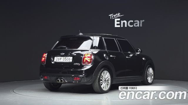 MINI Cooper S 5Door Standard 3rd 2016 — фото 2