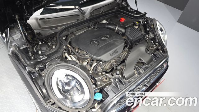 MINI Cooper S 5Door Standard 3rd 2016 — фото 6