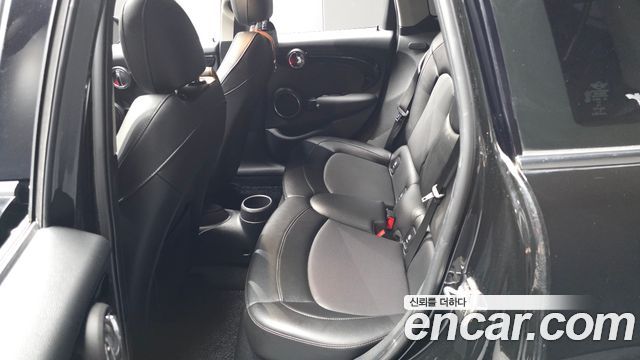 MINI Cooper S 5Door Standard 3rd 2016 — фото 11