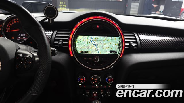 MINI Cooper S 5Door Standard 3rd 2016 — фото 14